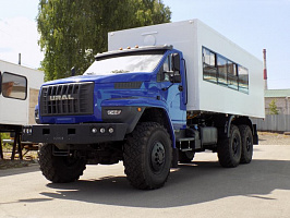 Вахтовый автобус УРАЛ НЕКСТ с грузовым отсеком 20+2 7746E4 